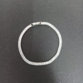 ❄️ Icy Illusion Bracelet – Medium size