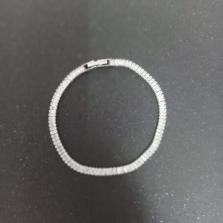 ❄️ Icy Illusion Bracelet - Medium size