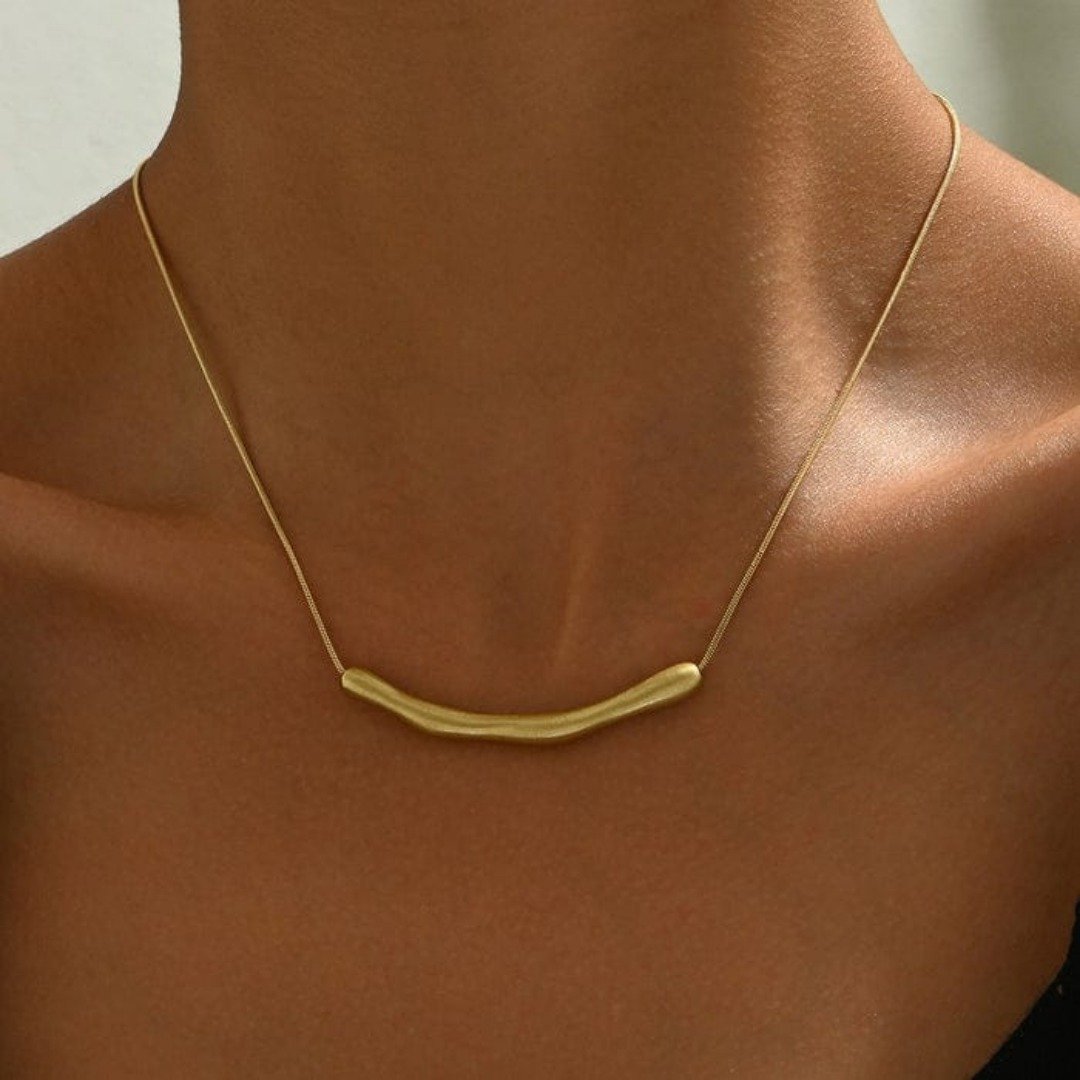 Twilight Bend Necklace - Gold - Image 2