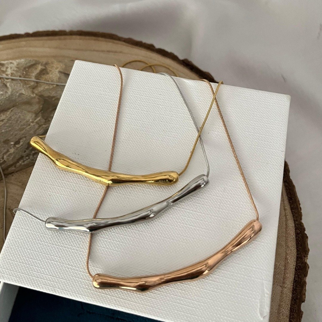 Twilight Bend Necklace - Rose Gold - Image 3
