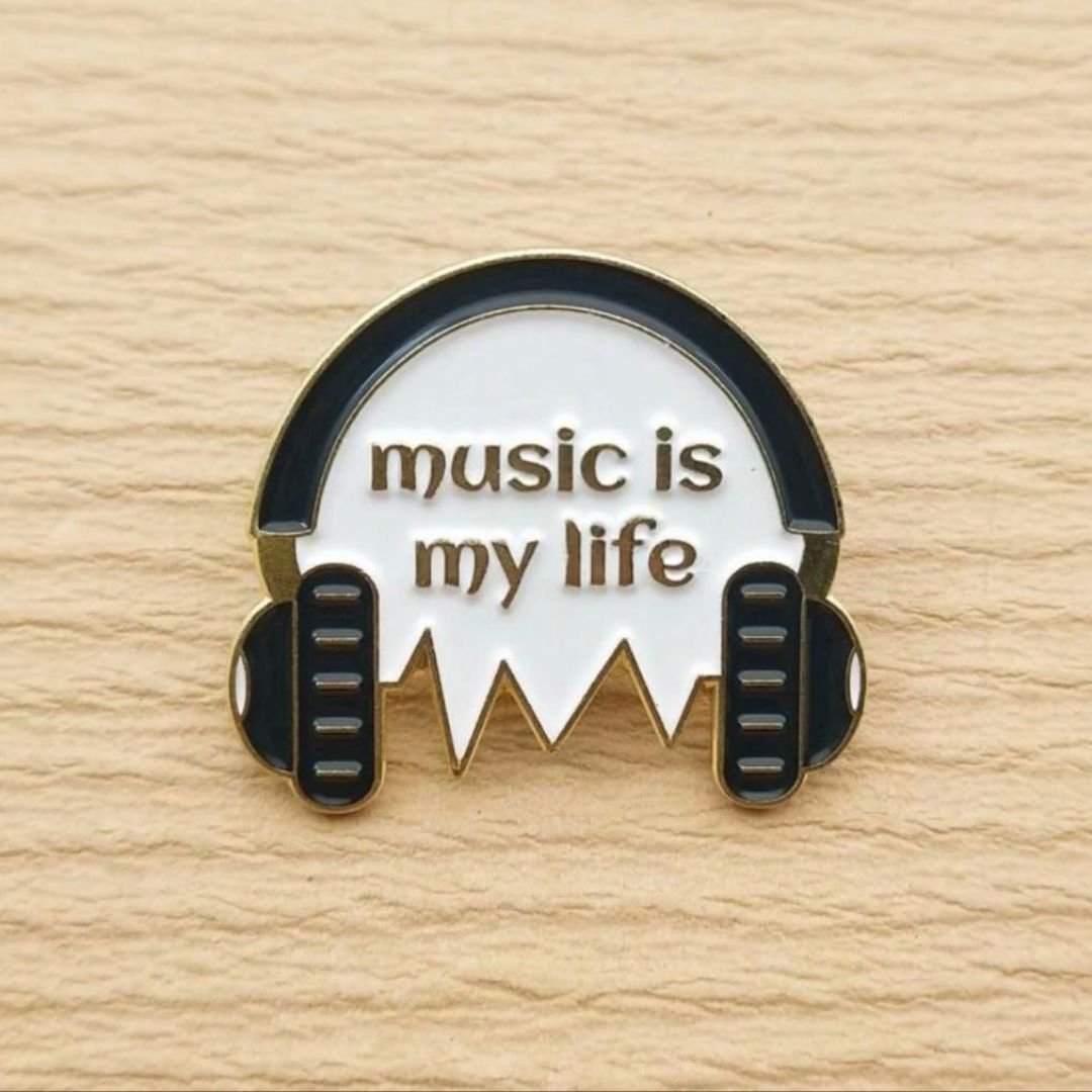 Black enamel headphone pin badge for jacket and backpack — 1.10 inch size